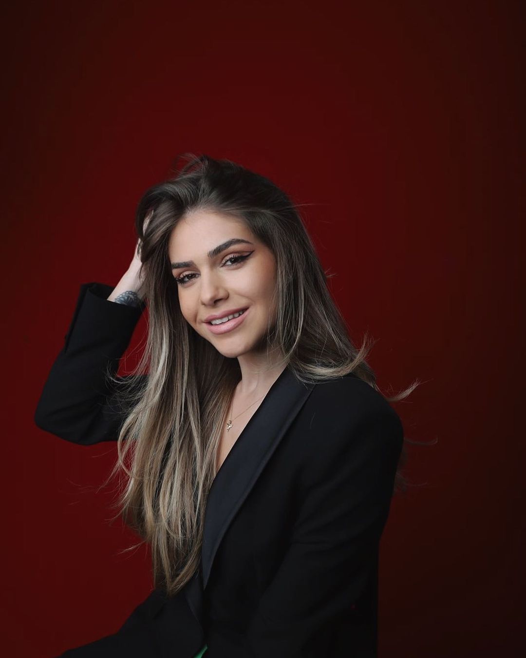Sarah Berisha, kush është blogerja nga Durrësi që pasionin për drejtësinë e  kombinon me modën dhe tashmë synon çmimin e madh në Big Brother VIP (FOTO)  - Lajme Durrës
