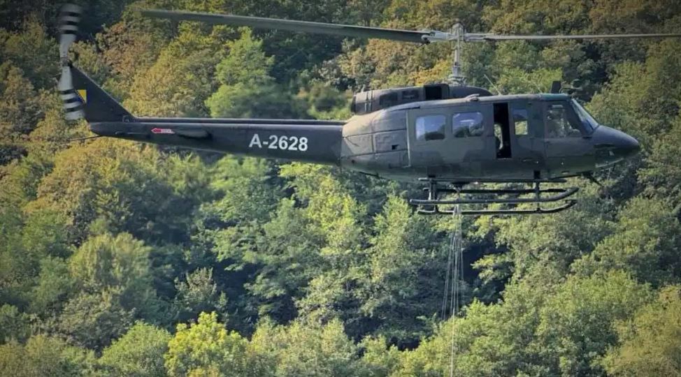 Rrëzohet një helikopter i ushtrisë së Bosnjës, një nga katër anëtarët e ekuipazhit pëson lëndime