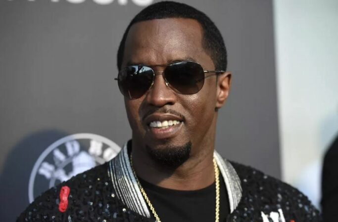 Abuzim me të mitur dhe shfrytëzim prostitucioni, P Diddy do të vazhdojë të qëndrojë në burg, reperi del para gjykatës më 5 maj