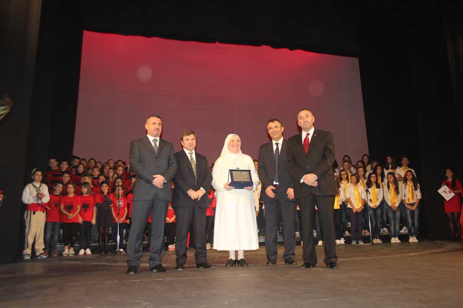Motër Donata, “Qytetare nderi” e Durrësit