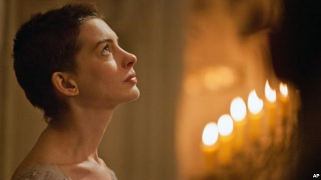 “Les Miserables”, suksesi i fundit i Anne Hathaway