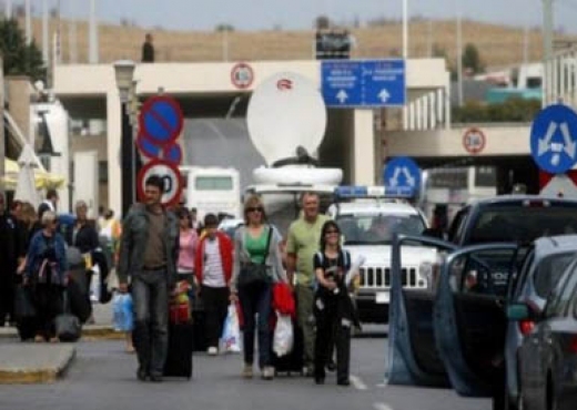 Fluks emigrantësh në pikat kufitare