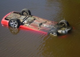 Makina përfundon në lumin Drin, rinisin kërkimet për dy vëllezërit