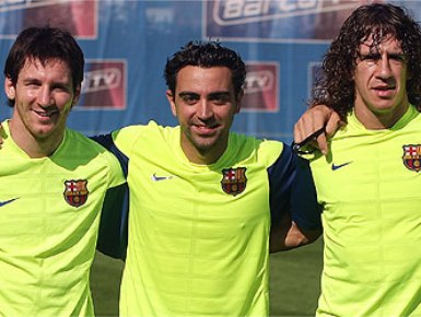 Barça rinovon me Messi, Xavi dhe Puyol