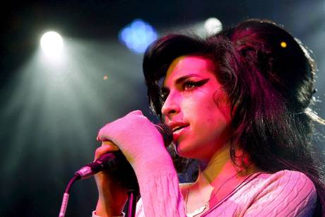 Winehouse, rihapet hetimi për vdekjen e saj