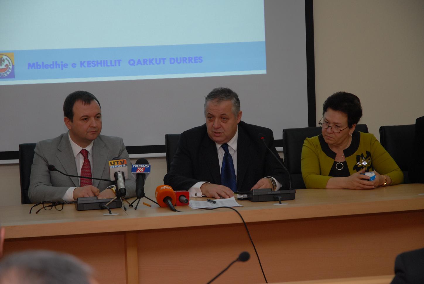 Karrikja e lëkundur e Bekteshit