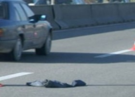 Aksident, makina përplas për vdekje këmbësoren