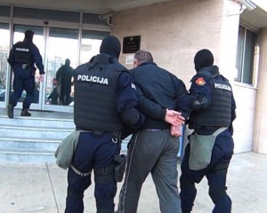 Policia arreston personin që vodhi flamurin shqiptar në ambasadë