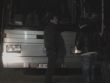 Prangosen 2 grabitësit e autobusit
