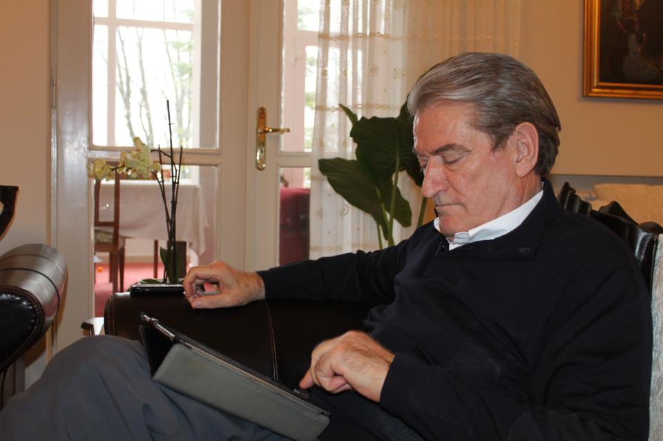 Berisha në Facebook: Shqipëria superfuqi e ICT-së në rajon