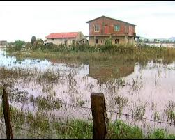 Rikthehen përmbytjet në zonën e Nënshkodrës, uji mbulon tokat në Bërdicë