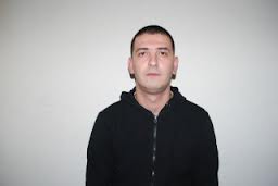 Vetëdorëzohet në polici autori i dyshuar për vrasjen e Martin Shtjefnit