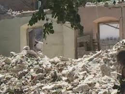 Shemben muret e lokalit ku po festonin, plagoset një fëmijë