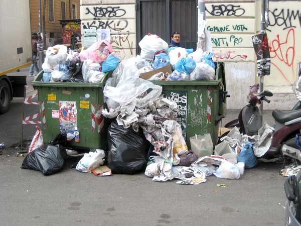 Moisiu: Fetusi i gjetur në kazanin e plehrave është 6 muajsh