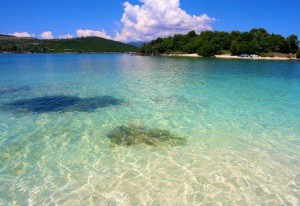 “The Guardian”: Shqipëria mes 20 vendeve me plazhet më të mira për pushime