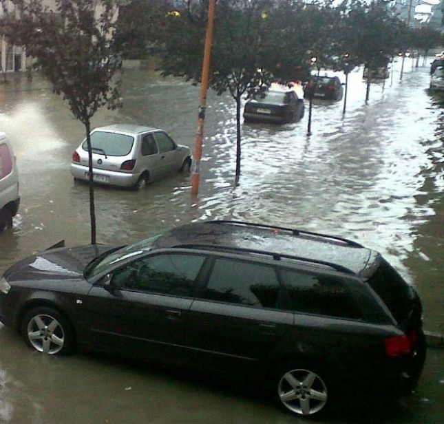 Përmbytjet në Durrës, gjendja alarmante