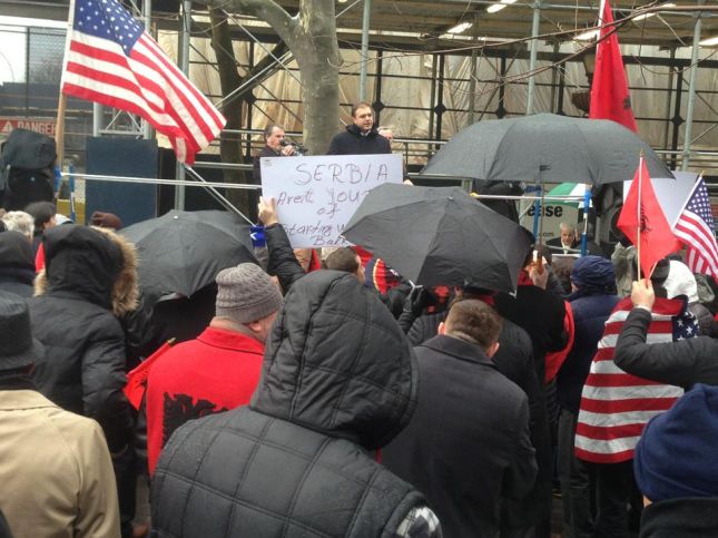 OKB: Qindra shqiptarë protestuan në mbështetje të Kosovës Lindore