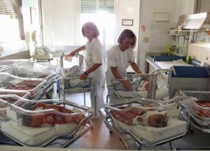 Çiftet shqiptare abortojnë bebet vajza, renditemi të parët në Ballkan