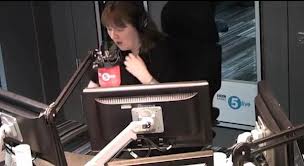 Mi në studion e BBC-së, spikerja ulëret “live” (FOTO &#038; VIDEO)