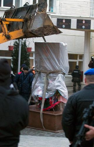 Xhandarmëria serbe heq lapidarin e dëshmorëve të UÇPMB-së