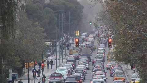 Homazhet për 21 Janarin, policia kufizime në qarkullim