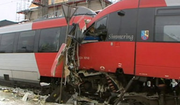 Përplasen trenat, 25 të plagosur