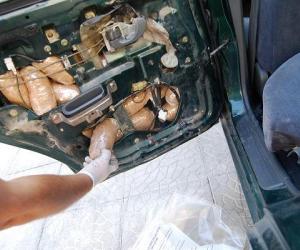 Fshihte drogën në makinë, kapet shqiptari