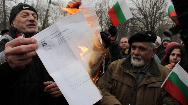 Bullgari, qeveria dorëhiqet pas protestave popullore për energjinë