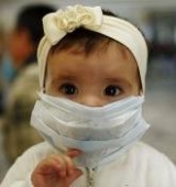 Shfaqet një virus i rrezikshëm tek fëmijët, 5 vogëlushë në terapi intensive