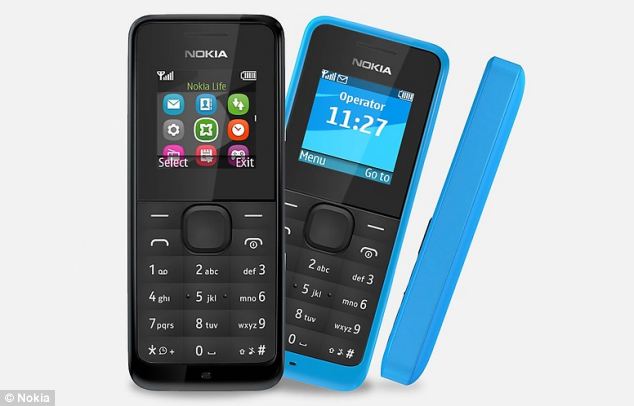 E pabesueshme, Nokia 105 kushton 15 euro dhe mban 35 ditë bateri! (VIDEO)