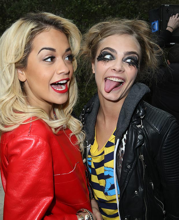 Rita Ora dashuri me modelen Delevingne