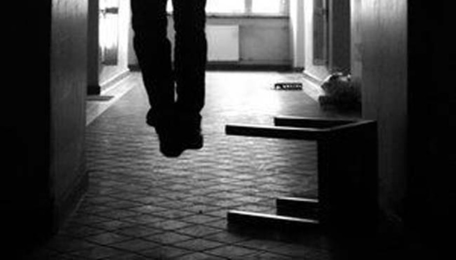 Durrës, gjendet i varur një 57 vjeçar