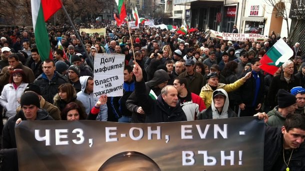 Bullgaria në kaos: Të shtetëzohen tri kompani energjetike