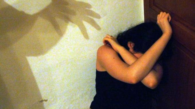 71-vjeçari ngacmon seksualisht të miturën në ashensor