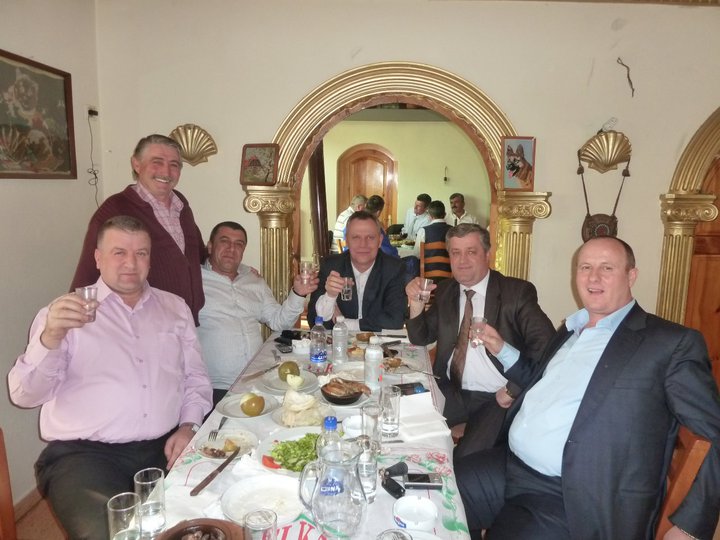 Arben Frroku në foto me drejtues të lartë të policisë, japin dorëheqjen dy prej tyre (FOTO)