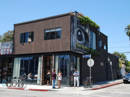 &#8220;Gjelina&#8221;, restoranti i një shqiptari ku drekojnë yjet e Hollivudit (FOTO)