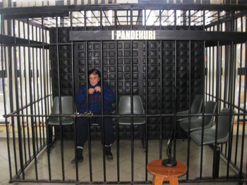 Flet 73 vjeçarja: Xhindët më thanë ta vrisja burrin tim ditën e diel