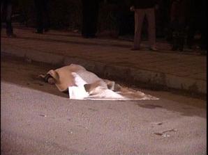 Drejtuesi i makinës përplas për vdekje të riun, largohet me shpejtësi