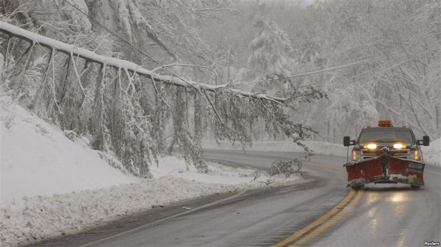 Stuhi masive e borës në SHBA, 4 të vdekur