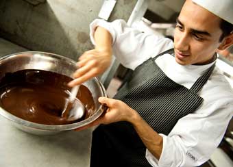 Durrsaku Mario Peqini, pastiçieri më i mirë në Itali për 2013-ën (FOTO)