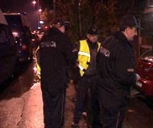 Përplasen 2 automjete, sherr me leva e shotgan