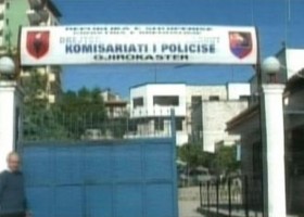 Ndalohen 14 klandestinë, arrestohen 2 shqiptarë