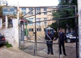 Kapen 9 klandestinë sirianë