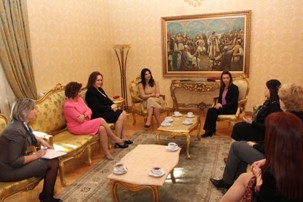 Topalli: Mbështetje fuqizimit të rolit të gruas në biznes dhe vendimmarrje