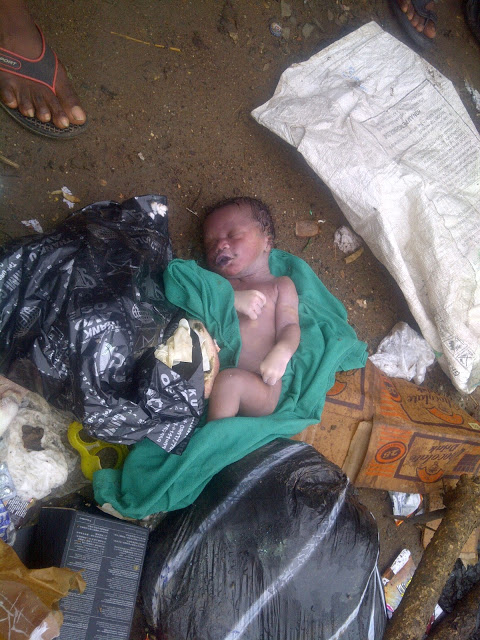 Vdes nga i ftohti foshnja 1 muajshe rom