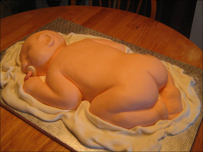 Pastiçierët krijojnë torta në formë foshnjash të sapolindura