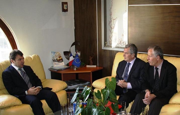 Durrës, Dako takohet me homologun e tij nga Mitrovica