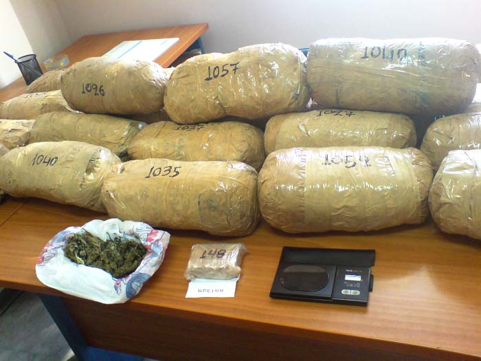 Arrestohet 50-vjeçari,  79 kg drogë e fshehur në një gropë