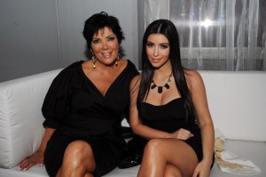 Kardashian, “bëmë mama të të ngjaj”