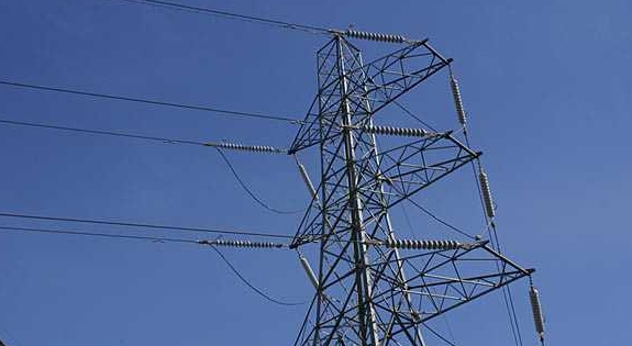 Era e fortë shkëput fidrat, qarku i Kukësit pa energji elektrike